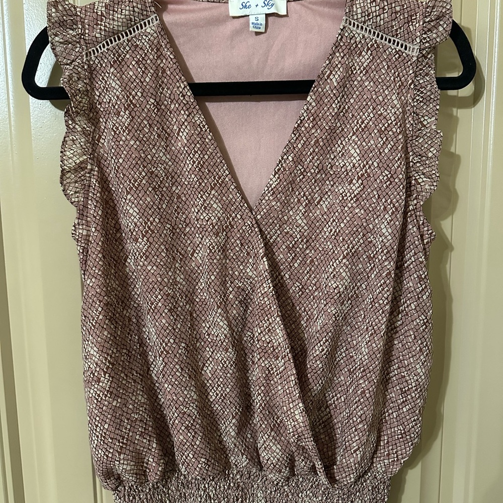She + Sky  Brown Snake Skin Print Sleeveless Blouse Shirt size Small